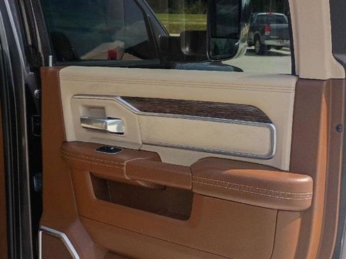 Used 2020 RAM 3500 Laramie image 17