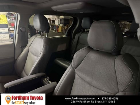 Used 2024 Toyota Sienna Limited AWD/4WD image 17