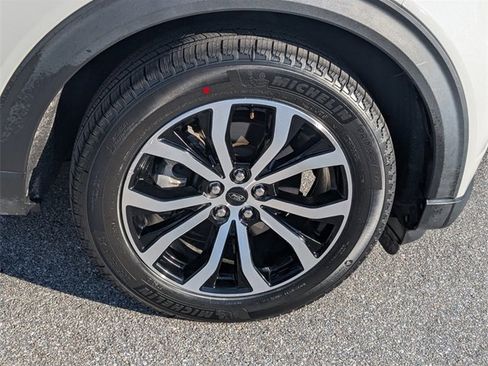 Certified 2023 Ford Explorer ST image 17