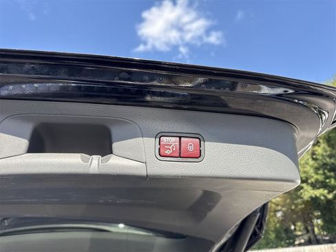 Used 2020 Mercedes-Benz GLS 450 4MATIC image 40