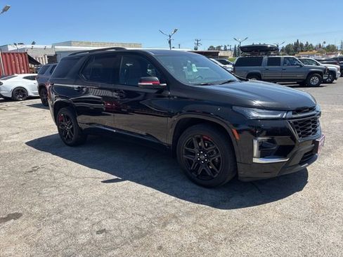 Used 2023 Chevrolet Traverse Premier w/ Redline Edition AWD/4WD image 2