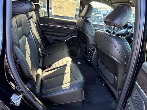 New 2026 Jeep Grand Cherokee Limited image 11