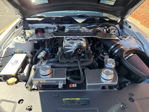Used 2010 Ford Mustang Shelby GT500 RWD image 46