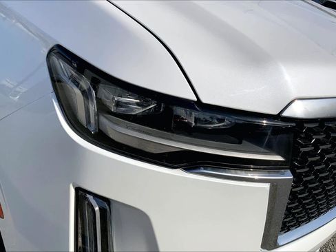 Used 2021 Cadillac Escalade ESV Premium Luxury w/ LPO, Illumination Package image 28