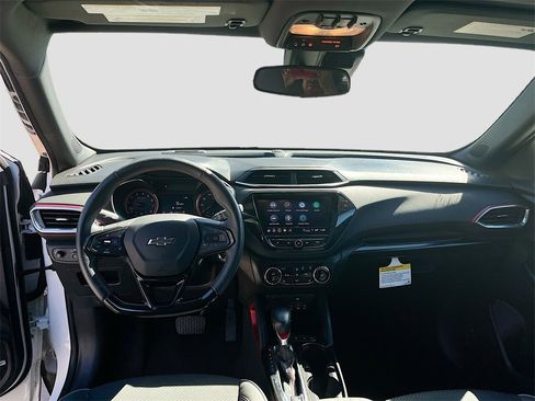 Used 2023 Chevrolet TrailBlazer RS w/ Sun and Liftgate Package image 23