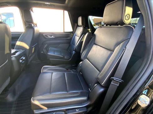 Used 2021 GMC Yukon SLT w/ SLT Luxury Plus Package image 17
