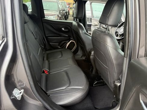 Used 2017 Jeep Renegade Limited image 12