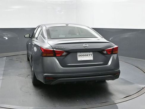 Used 2025 Nissan Altima 2.5 SV image 5