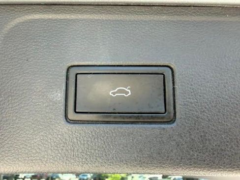 Used 2022 Volkswagen Atlas SE AWD/4WD image 18