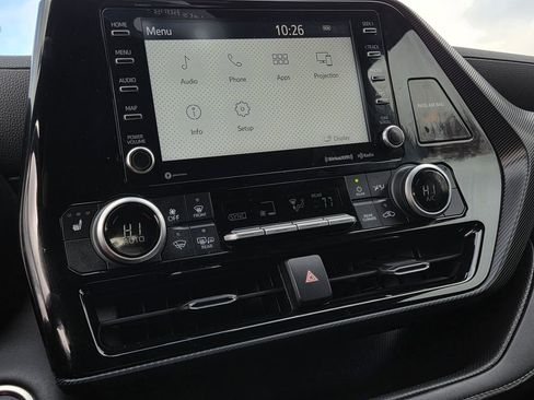 Used 2021 Toyota Highlander XSE image 9