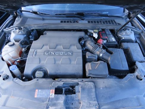 Used 2017 Lincoln Continental Premiere image 13