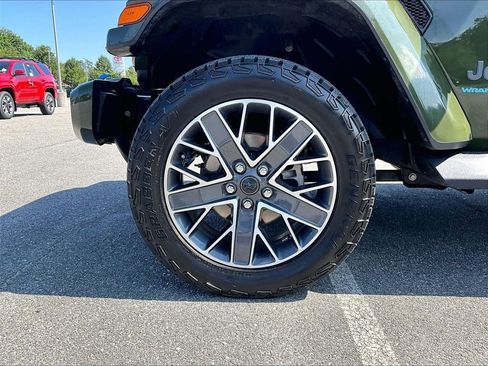 Used 2024 Jeep Wrangler High Altitude AWD/4WD image 7