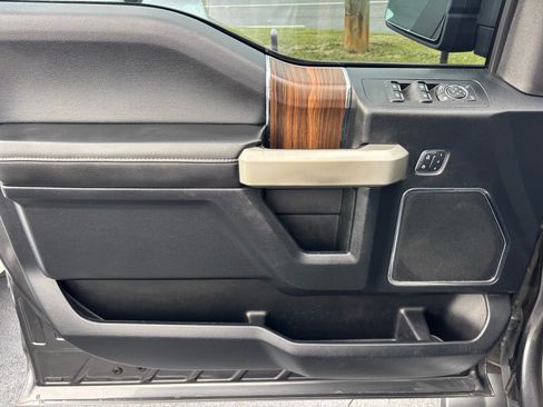 Used 2016 Ford F150 Lariat AWD/4WD image 8