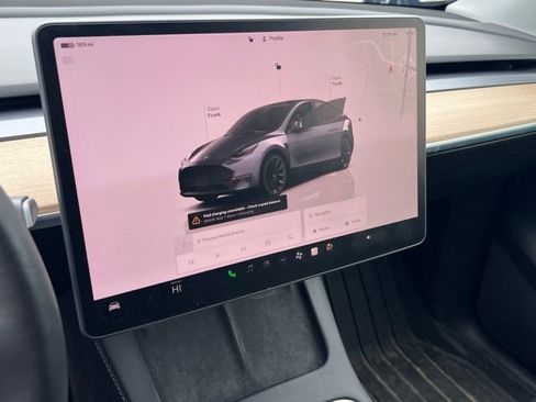 Used 2022 Tesla Model Y Long Range AWD/4WD image 18