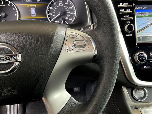 Used 2018 Nissan Murano S AWD/4WD image 12
