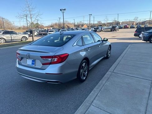 Used 2019 Honda Accord EX image 4