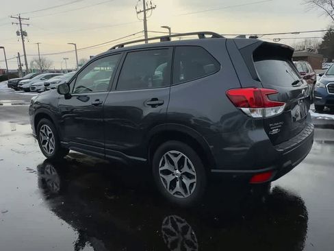 Certified 2023 Subaru Forester Premium image 6