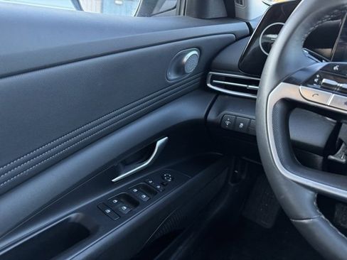 Used 2024 Hyundai Elantra SEL w/ Convenience Package image 30