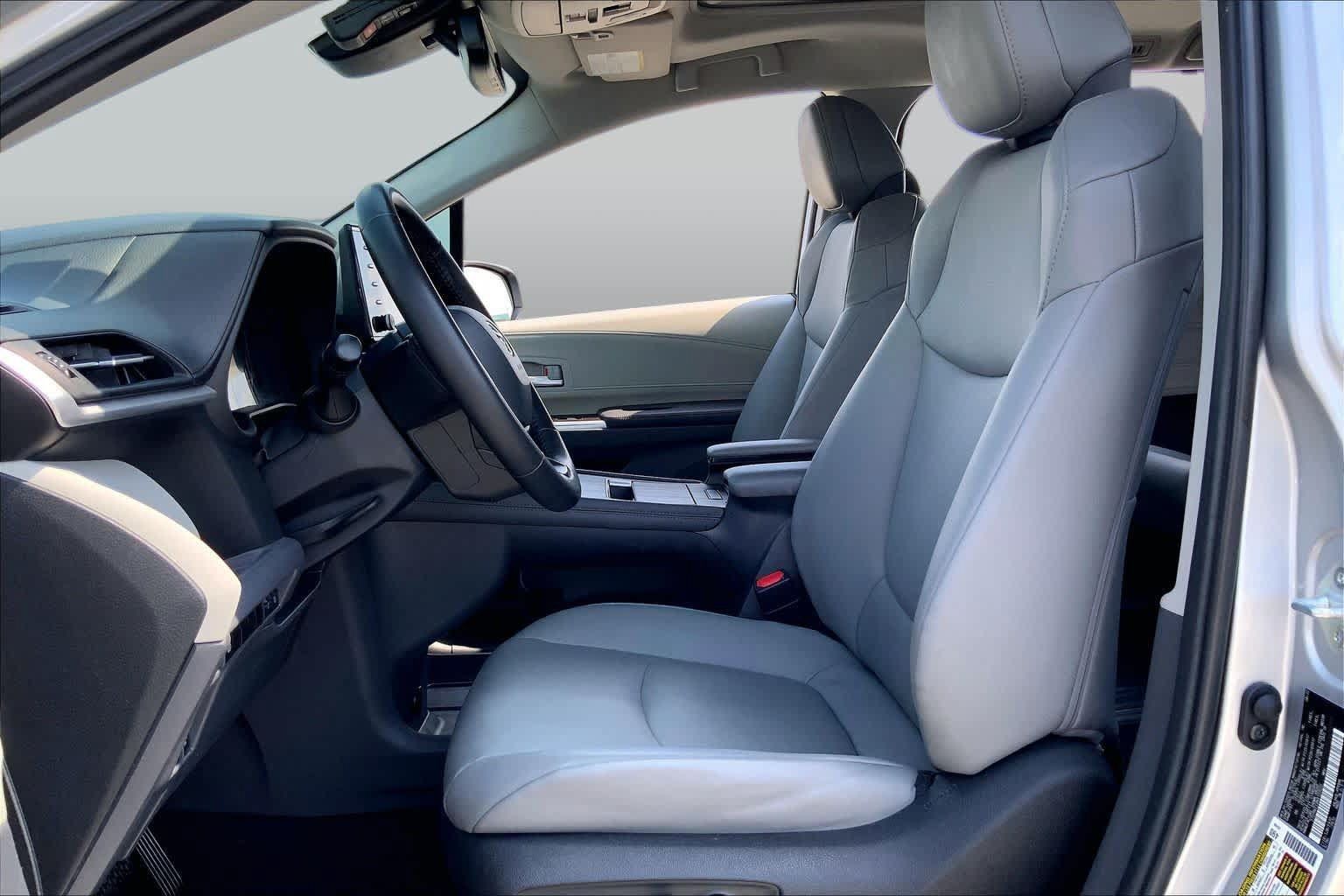Used 2022 Toyota Sienna XLE FWD image 8