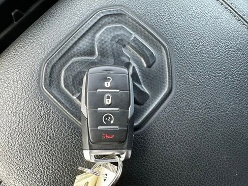 Used 2024 RAM 1500 Laramie image 36