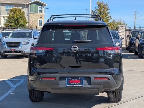 New 2025 Nissan Pathfinder SV image 5