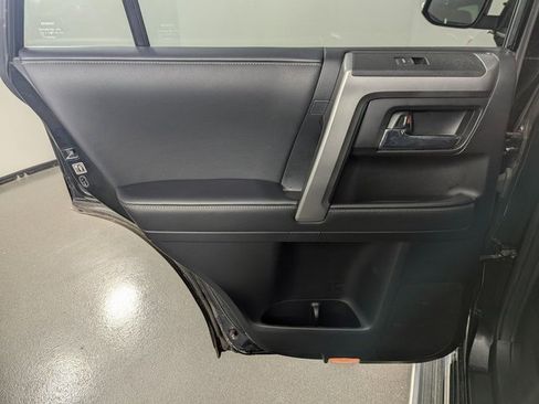 Used 2021 Toyota 4Runner Limited image 15