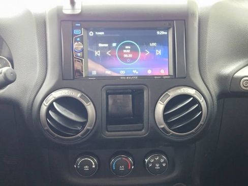 Used 2018 Jeep Wrangler Unlimited Sport w/ Connectivity Group image 19