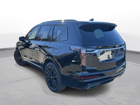 Used 2022 Cadillac XT6 Sport w/ Technology Package image 8