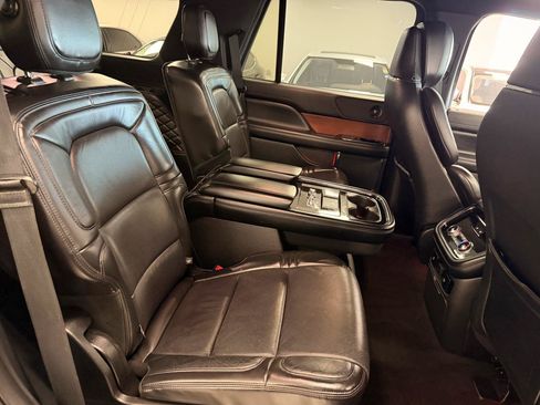 Used 2020 Lincoln Navigator Reserve AWD/4WD image 48