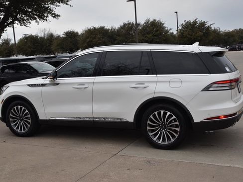 Certified 2023 Lincoln Aviator Reserve w/ Elements Package Plus image 11