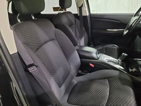 Used 2018 Dodge Journey SE image 47