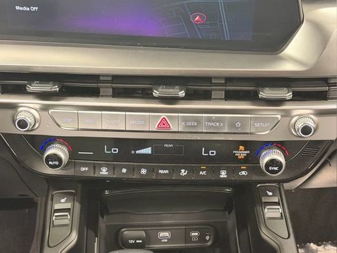 Certified 2025 Kia Telluride S FWD image 24