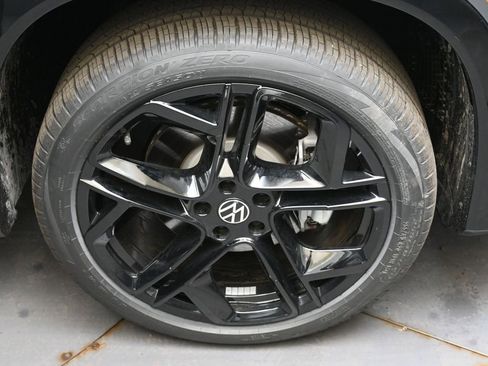 New 2026 Volkswagen Tiguan SE R-Line AWD/4WD image 10