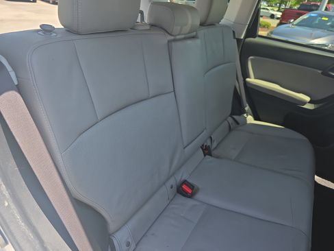 Used 2014 Subaru Forester 2.5i Touring AWD/4WD image 12