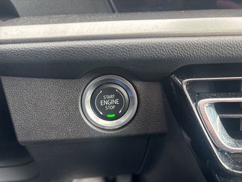 Used 2025 Chevrolet Traverse LT w/ Sun and Wheel Package image 25