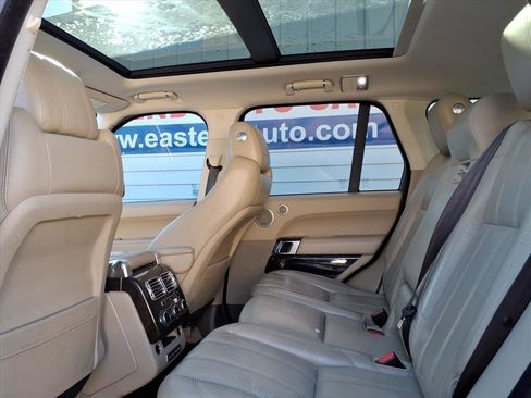 Used 2014 Land Rover Range Rover HSE image 12