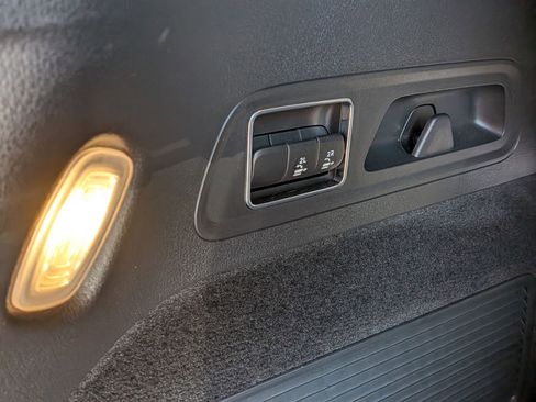 Used 2026 Mercedes-Benz GLS 580 4MATIC image 34