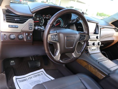 Used 2019 GMC Yukon Denali w/ Denali Ultimate Package AWD/4WD image 15