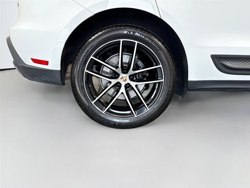 Used 2023 Porsche Macan Turbo AWD/4WD image 37