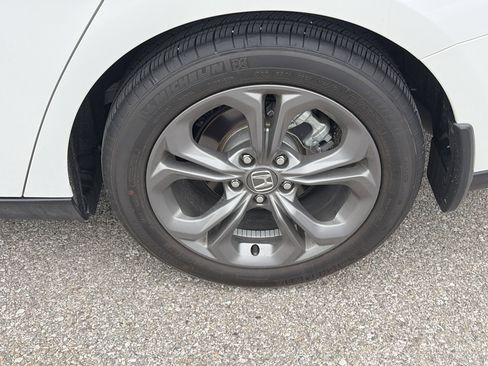 Used 2024 Honda Accord EX image 9