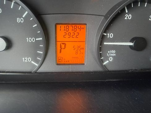 Used 2014 Mercedes-Benz Sprinter 2500 image 12
