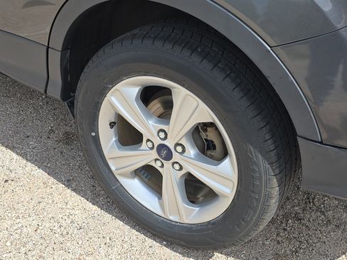 Used 2015 Ford Escape SE image 10