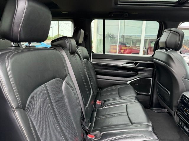 Used 2024 Jeep Wagoneer Series II AWD/4WD image 38
