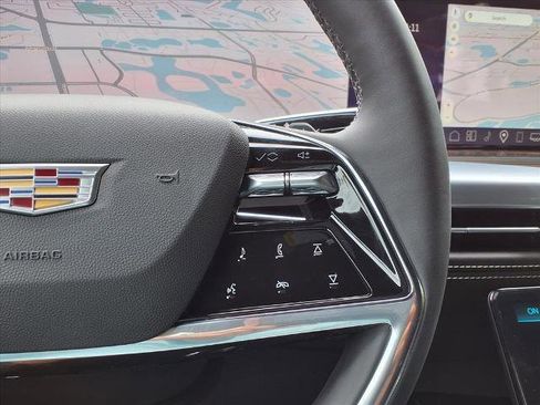 New 2025 Cadillac Escalade Luxury image 18