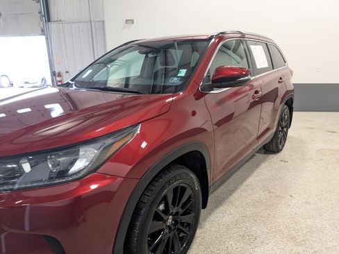 Used 2019 Toyota Highlander SE AWD/4WD image 7