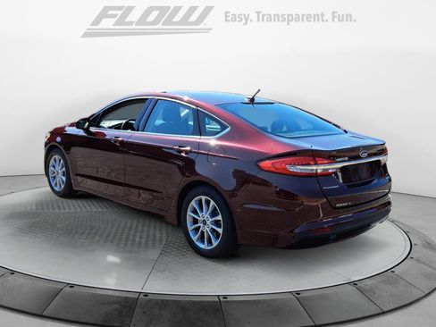 Used 2017 Ford Fusion SE w/ Fusion SE Technology Package FWD image 6