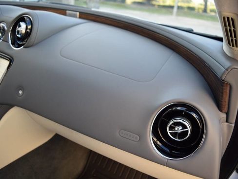 Used 2019 Jaguar XJ Collection RWD image 55