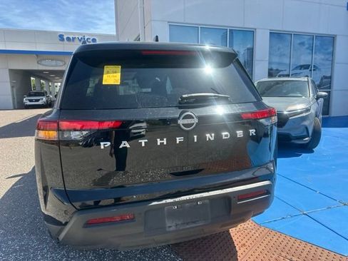 Used 2025 Nissan Pathfinder SV FWD image 33