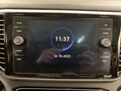 Used 2020 Volkswagen Atlas Cross Sport SEL image 25