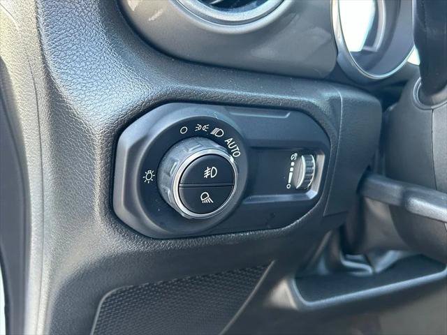 Certified 2023 Jeep Gladiator Overland AWD/4WD image 19